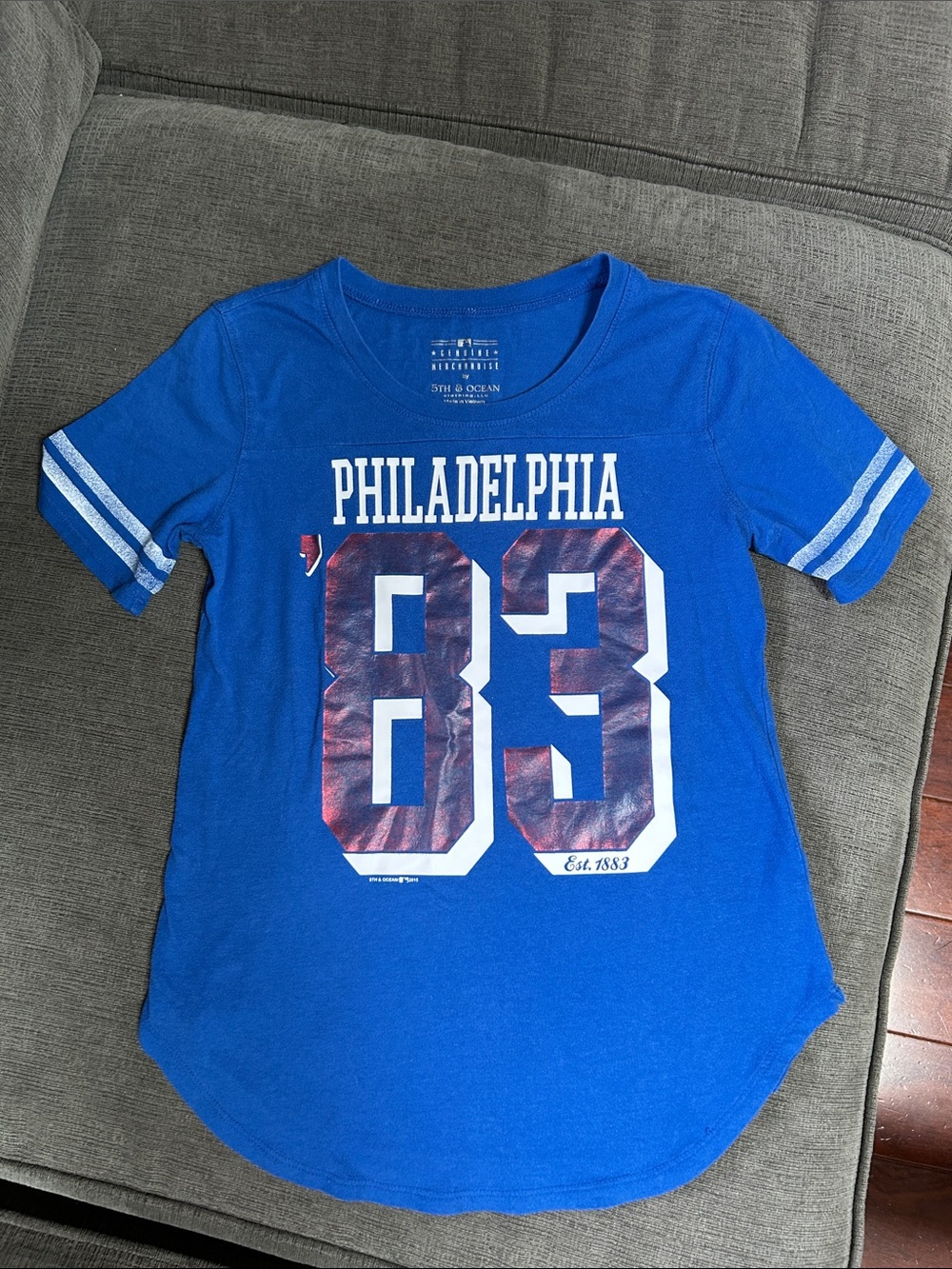 Girls size 12 Philadelphia Phillies shirt